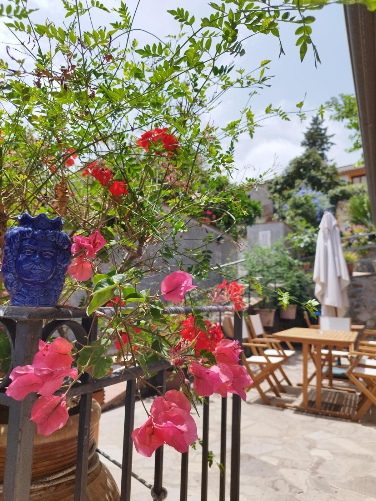 Borgo San Francesco Hotel Gioiosa Marea Exterior photo